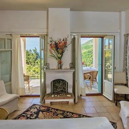 Frederike In Alonissos Old Town