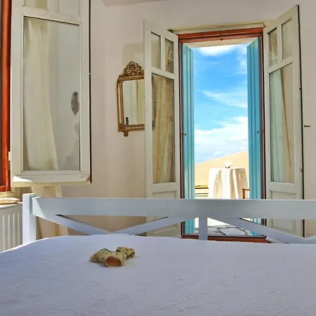 Frederike In Alonissos Old Town Alónnisos