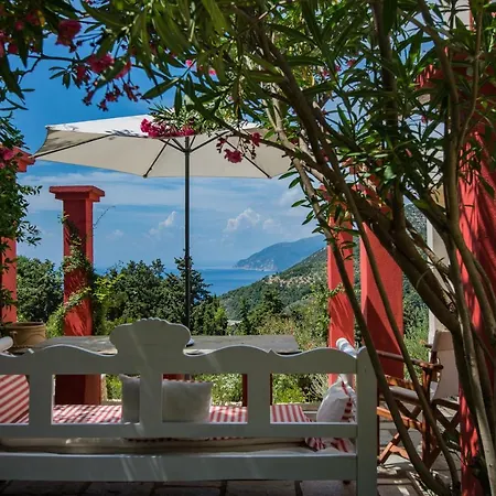 Frederike In Alonissos Old Town *