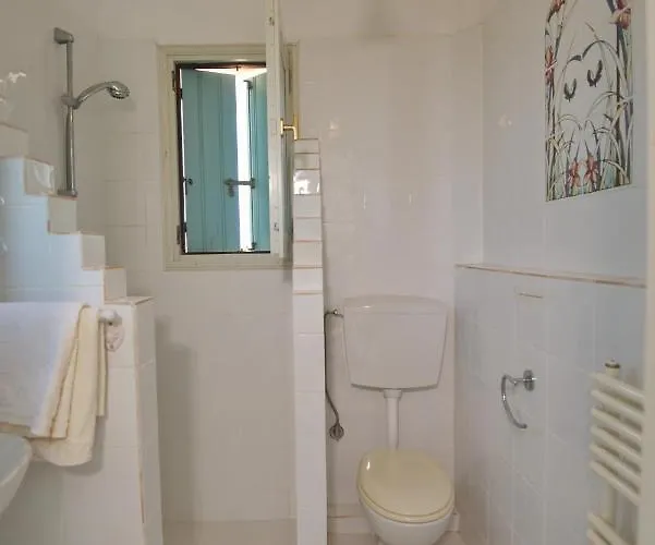 Frederike In Alonissos Old Town Alónnisos